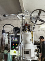 Machine de scellage entièrement automatique pour pots en plastique avec purge d'azote, idéale pour les boîtes de balles de tennis en usine.