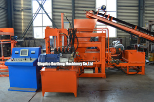 เครื่องทำอิฐ QT4-18 ผลิตอิฐได้ปริมาณมาก เครื่องทำอิฐแบบล็อค ออกแบบมาเพื่อการก่อสร้างที่มีประสิทธิภาพ - Product Image 3