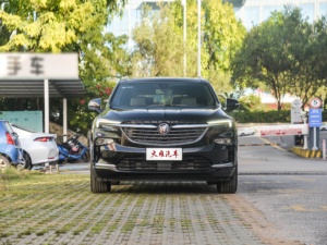 Enclave SUV Luxe Automatique Direction Gauche Sièges en cuir Toit ouvrant panoramique AWD R20 Pneus Intérieur sombre Nouvelles voitures - Product Image 2
