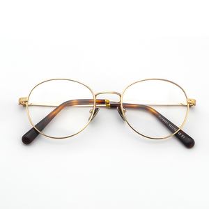 メタルケースアセテートとウッドサングラスを備えた日本の眼鏡老眼鏡 - Product Image 1