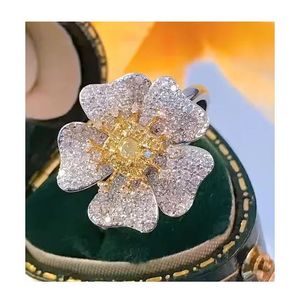 Anillo de Compromiso Xinfly con Forma de Flor, Oro Sólido de 18k, Diamante Amarillo Brillante de 0.90CT - Product Image 1