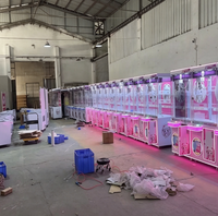Máquina de garras operada con monedas para uso comercial en centros comerciales, máquina de juego de agarre de muñecas con luz LED decorativa, dispositivo expendedero de premios para arcade