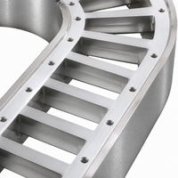 Piste de course en acier inoxydable usinée sur mesure par CNC avec fentes ouvertes pour pièces de cadre de stator de machines OEM, finition brossée