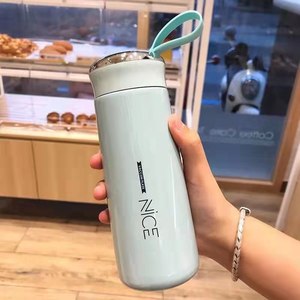 <span class=keywords><strong>Bouteille</strong></span> d'<span class=keywords><strong>eau</strong></span> potable de voyage réutilisable en borosilicate givré anti-fuite avec corde avec logo personnalisé verres en <span class=keywords><strong>verre</strong></span> à prix économique - Product Image 2
