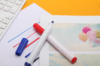 Stylo pour tableau blanc Jiuniu à pointe large, grande capacité, séchage rapide, à base d'huile, en matériau PP, imperméable, modèle YZ-500, très vendu