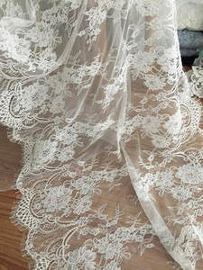 ผ้าลูกไม้ฝรั่งเศสชานทิลลี่ ดีไซน์สวยหรู นุ่ม เรียบง่าย โปร่งแสง ลายเส้นกระดูก ผ้าลูกไม้สองด้าน สำหรับชุดแต่งงาน - Product Image 6