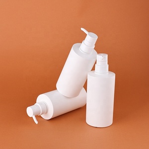 พร้อมจัดส่งขวดพลาสติกสำหรับแชมพูและเจลอาบน้ำ สีขาว HDPE <span class=keywords><strong>500</strong></span> มล. ขวดทรงแบนพร้อมหัวปั๊มโลชั่น มีตัวอย่างฟรี - Product Image 1