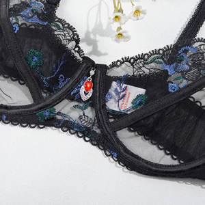 Lencería Sexy Ruiyi, Ultrafina, Transparente, de Malla Bordada, Lencería Sexy Negra, Conjunto de Tres Piezas - Product Image 3