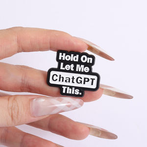 Attendez, laissez-moi regarder sur ChatGPT ! Broche en émail avec citations humoristiques, badges pour sac à dos, épingles à revers, accessoires de bijoux, cadeaux pour amis - Product Image 4