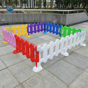 Recinto Morbido in Plastica Bianca per Parco Giochi da Giardino con Caratteristiche da Playground per Bambini - Product Image 2