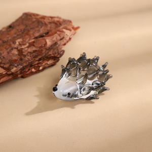 Hérissons en verre faits à la main et colorés pour cadeaux et décorations - Product Image 6