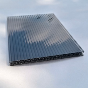Feuille creuse en <span class=keywords><strong>polycarbonate</strong></span> PC noir, feuille d'endurance en <span class=keywords><strong>polycarbonate</strong></span> nid d'abeille transparente, feuille transmettant la lumière à effet de serre - Product Image 1