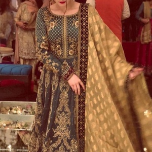 Robe longue au sol, superbe et à la mode, avec des perles de verre de cristal illuminées en pierre, fonctionne pour mariage, 2021 - Product Image 1