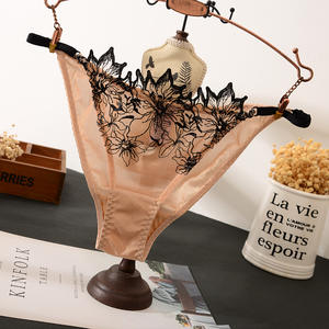 Perizoma Sexy da Donna in Cotone con Ricamo, Rete Trasparente e Pizzo, Mutandine a Vita Bassa con Motivo Floreale Traspirante - Product Image 3