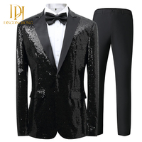 La veste à paillettes dorées pour hommes est un costume de témoin de mariage pour le studio de l'hôte