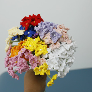 Bouquets exquis tissés à la main, fleurs artificielles en laine crochetées, hortensias colorés et artisanat textile décoratif - Product Image 3