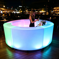 Barre LED RGBW étanche IP65, lumière blanc chaud 2700K, garantie 2 ans pour bars et restaurants en extérieur