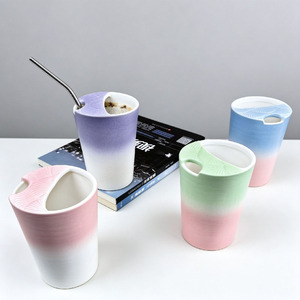Taza de Cerámica Creativa con Degradado Simple y Efecto Horno, Taza Exquisita con Asa en Relieve para Café o Agua, Ideal para Parejas - Product Image 1