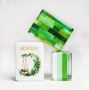 Nuevo Juego <span class=keywords><strong>de</strong></span> Mahjong Americano <span class=keywords><strong>de</strong></span> Acrílico con Diseño del <span class=keywords><strong>Mago</strong></span> <span class=keywords><strong>de</strong></span> <span class=keywords><strong>Oz</strong></span>, Fichas <span class=keywords><strong>de</strong></span> 4 Capas Grabadas Personalizadas en Verde Esmeralda - Product Image 4