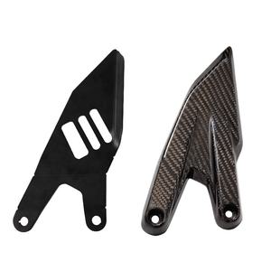 Pour <span class=keywords><strong>KTM</strong></span> <span class=keywords><strong>690</strong></span> SMC <span class=keywords><strong>R</strong></span> <span class=keywords><strong>2020</strong></span>-moto Dirt Bike accessoires pièces 100% pleine fibre de carbone rue talon couverture gardes - Product Image 5