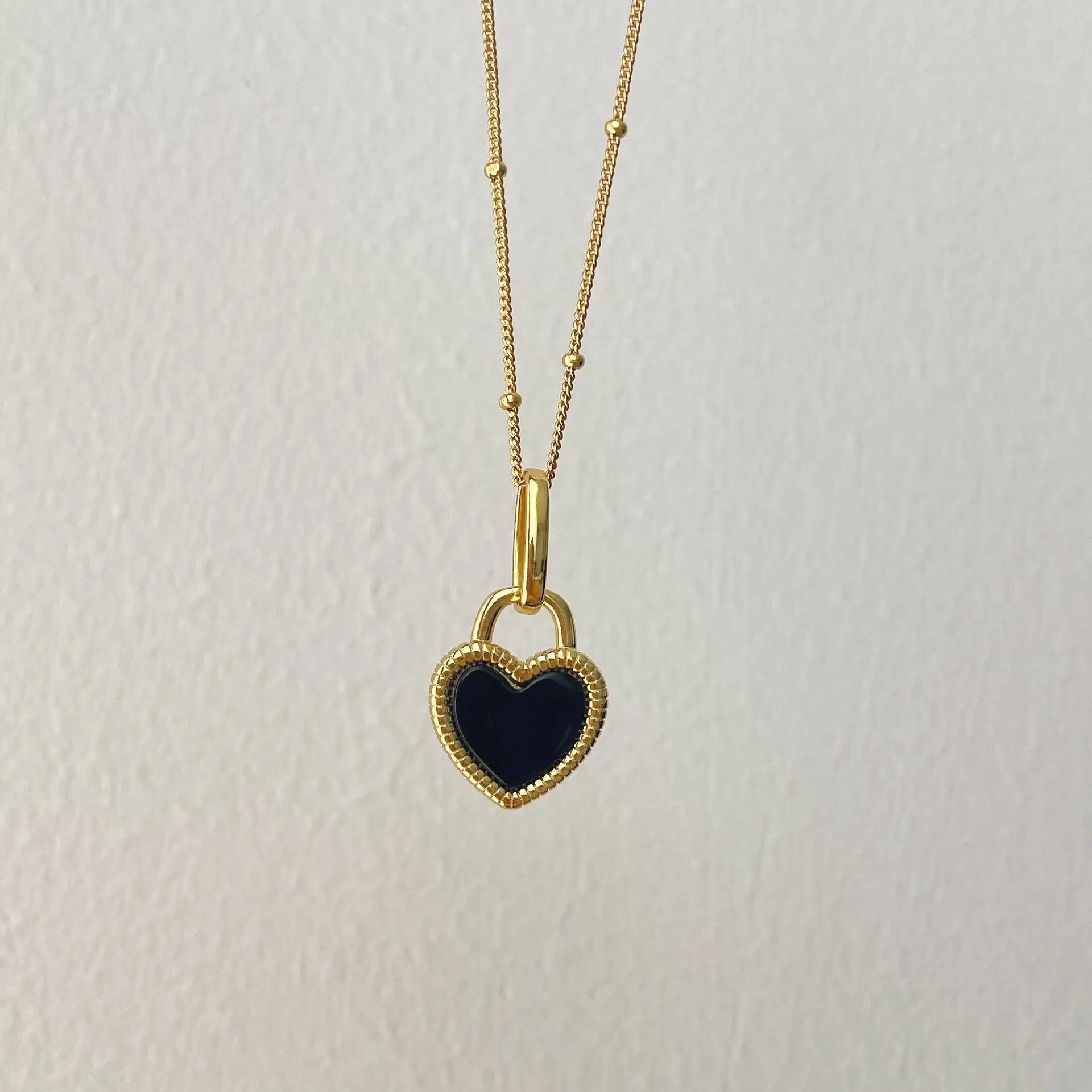 Italienisch schwarz und weiß Liebe eingraviert Halskette 925 Sterling-Silber-Pendants schwarz Achat Herz-Halsband