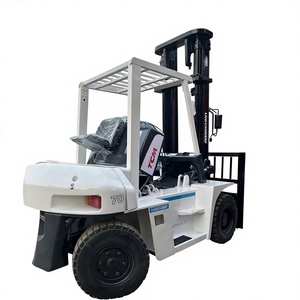 Montacargas Diésel TCM FD70 Usado de Alta Calidad, 7 Toneladas, Mástil de Dos Etapas, Neumáticos Sólidos, para Uso en Exteriores - Product Image 1