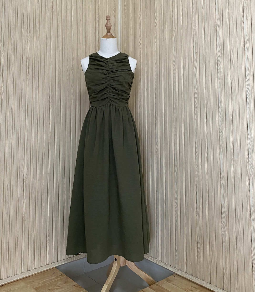 สีเขียวเข้ม