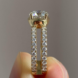 1.75ct Cut Premium Quality Moissanite Diamond Ring en 18K Oro amarillo Estilo clásico Venta directa de fábrica para bodas y fiestas - Product Image 5