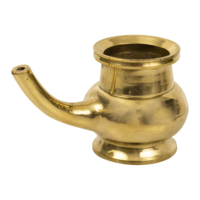 Vase à eau traditionnel artisanal en laiton massif du Kerala, authentique de l'Inde du Sud, idéal pour les rituels de temple et la maison