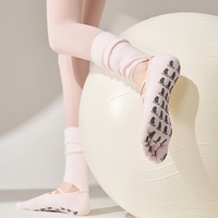 Vente en gros personnalisée de chaussettes antidérapantes de haute qualité à cinq doigts Gym Ballet Dance Grip Chaussettes antidérapantes pour femmes Yoga Pilates