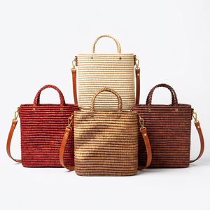 Sac cabas en paille tressée pour femme avec anse en cuir, style bohème, ouverture supérieure, deux poignées, portable pour usage quotidien toutes saisons - Product Image 1