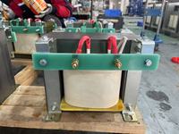 Transformador de Aislamiento Trifásico Reductor de Alta Calidad de 10KVA 440V, Certificado ISO CE, Estándar IEC60076, Refrigeración ONAN
