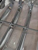 Prix d'usine – Grille chromée avec moustiquaire pour CASCADIA 2018+ Freightliner – Pièces de carrosserie de camion américain à pointe affûtée