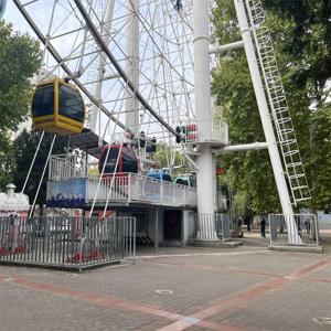 Promotion : Équipement <span class=keywords><strong>de</strong></span> parc <span class=keywords><strong>d</strong></span>'attractions, Grande Roue à balançoires pour aire <span class=keywords><strong>de</strong></span> jeux, <span class=keywords><strong>d</strong></span>'<span class=keywords><strong>occasion</strong></span> - Product Image 4