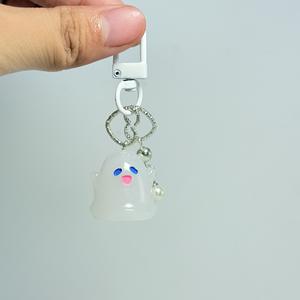 Porte-clés en résine CHENXI 2025 au design original, fantôme Kawaii d'Halloween, 3 couleurs, décoration de sac flexible, chaîne de téléphone - Product Image 3