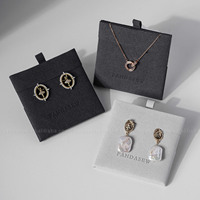 PandaSew Luxe Microfibre Bijoux Pad Emballage Boucle D'oreille Titulaire Tissu Étiquettes Collier Suspendu avec Logo Personnalisé