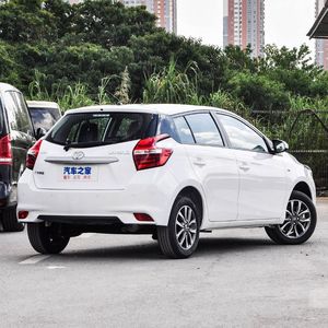 <span class=keywords><strong>Toyota</strong></span> <span class=keywords><strong>Yaris</strong></span> <span class=keywords><strong>2021</strong></span> con Control de Crucero ACC, Asientos de Cuero, Neumáticos R15, Interior Claro, Volante a la Derecha - USADO - Product Image 5