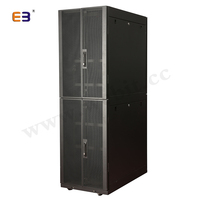 Armoire serveur au sol à 2 niveaux et 42U avec serrure à poignée combinée pour contrôler l'accès aux appareils informatiques