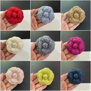 Haut de gamme 6.6cm Nibu Super-forme fleur camélia broche broches petite fleur parfumée bijoux Corsage plaqué alliage Plus broche - Product Image 3