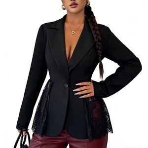 Costume noir pour femme avec bordure en dentelle - Élégant, court et formel, avec détail de bordure en dentelle contrastante, tendance - Product Image 5