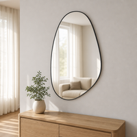 Miroir mural irrégulier, cadre fin doré, forme organique, miroir asymétrique pour entrée, couloir, décoration minimaliste moderne