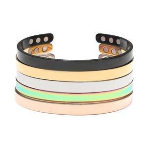 Bracelet jonc à fermeture magnétique en acier inoxydable plaqué or 18 carats, résistant à la rouille, étanche, inaltérable, ajustable, pour hommes et femmes - Product Image 5