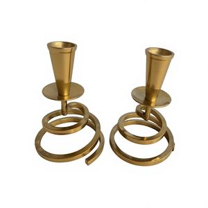 Portavelas de Metal Hecho a Mano de Primera Calidad con Diseño Elegante y Refinado, Duradero y Ecológico, Ideal para Decoración del Hogar y Bodas - Product Image 1