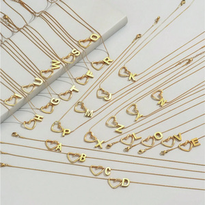 Collier minimaliste XL264 avec cœur et initiale, plaqué or 18 carats, acier inoxydable, bijoux personnalisés, cadeau de la Saint-Valentin - Product Image 4