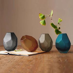 Jarrones Modernos de Vidrio para Mesa, Forma Irregular, Hechos a Mano, Brillantes, Decorativos para Exhibición Floral, Diseño Geométrico Colorido - Product Image 3