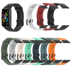 Bracelet de <span class=keywords><strong>montre</strong></span> coloré en silicone pour Huawei <span class=keywords><strong>Honor</strong></span> <span class=keywords><strong>7</strong></span>, vente en gros en usine - Product Image 6
