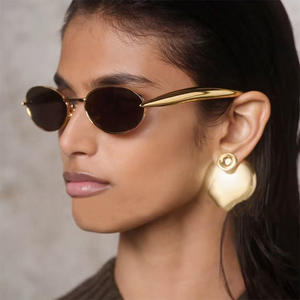 Lunettes de soleil ovales élégantes pour femmes, monture en métal, protection UV400, verres de classe 2, design tendance pour un usage quotidien - Product Image 3