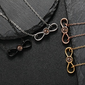 Collana in Acciaio Inossidabile Resistente allo Sbiadimento, Ciondolo Simbolo Infinito con 'Ti Amo' in 100 Lingue, Regalo per Lei - Product Image 1