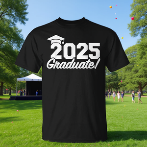 Camiseta de graduación Clase de 2025, negra, unisex, talla mediana para adultos - Product Image 1