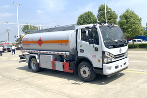 10 Cubic Meters 165HP Flammable Liquid <b>Transport</b> Vehicle China Dongfeng 4*2 Oil Tanker Truck Refueling Truck - Product Image 2